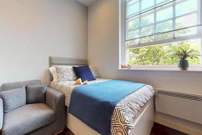 Studio To Rent In Park Square South, Leeds, LS1