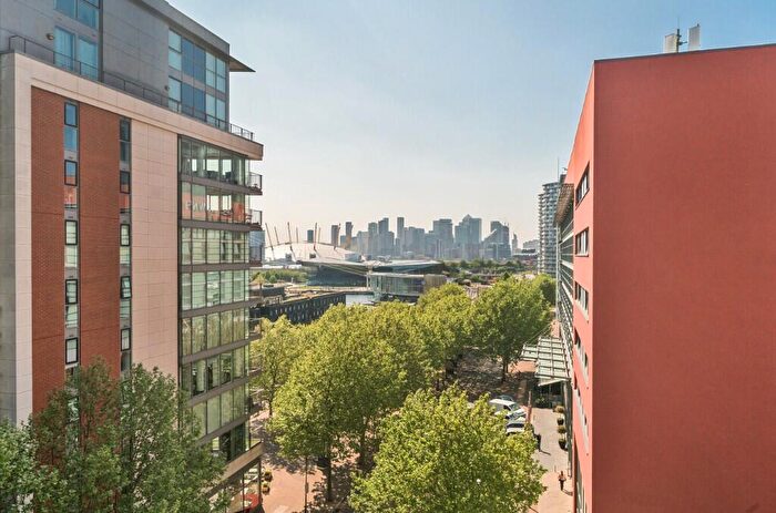 2 Bedroom Apartment To Rent In Western Gateway, London, E16