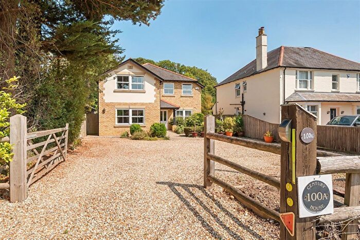 5 Bedroom Detached House For Sale In Reading Road, Finchampstead, Berkshire, RG40