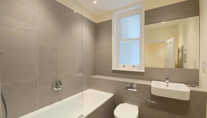 3 Bedroom Flat To Rent In Hamlet Gardens, Hammersmith, London, W6