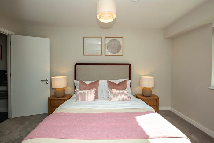 2 Bedroom Apartment To Rent In Tilling Courtyard, Weldale Street, Reading, RG1