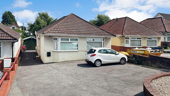 2 Bedroom Detached Bungalow For Sale In Bursledon Road, Hedge End, SO30