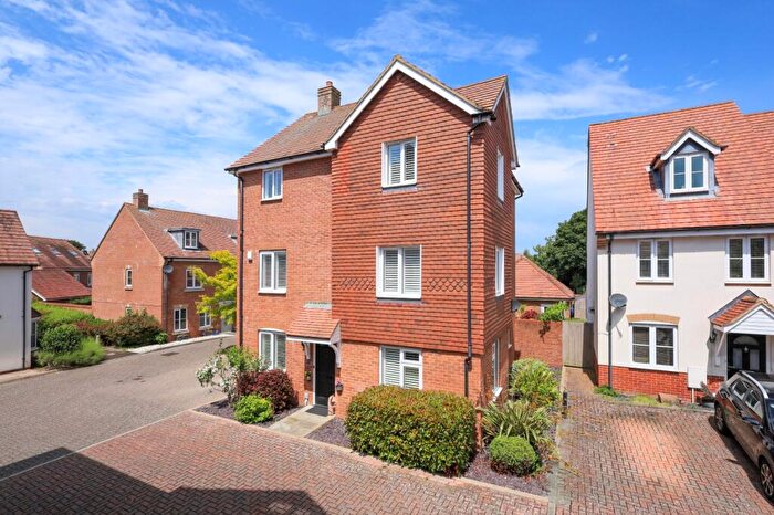 4 Bedroom Detached House For Sale In Solent Crescent, Hailsham, BN27