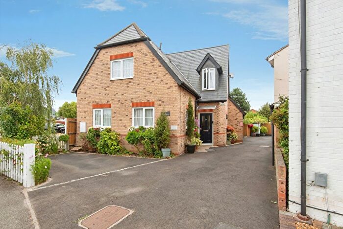 4 Bedroom Detached House For Sale In High Street, Arlesey, Bedfordshire, SG15