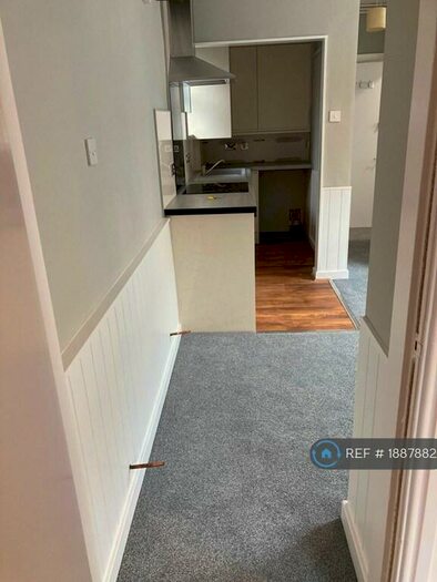 1 Bedroom Flat To Rent In Colwyn Bay, Colwyn Bay, LL29