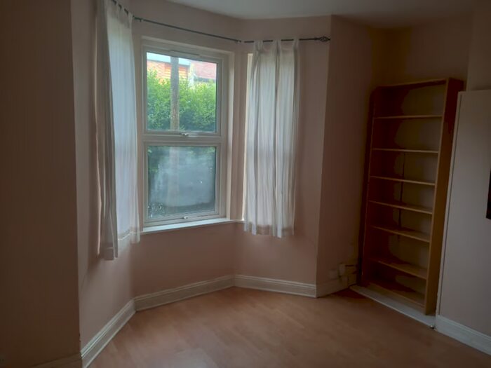 1 Bedroom Flat To Rent In Choumert Road, London, Peckham, SE15