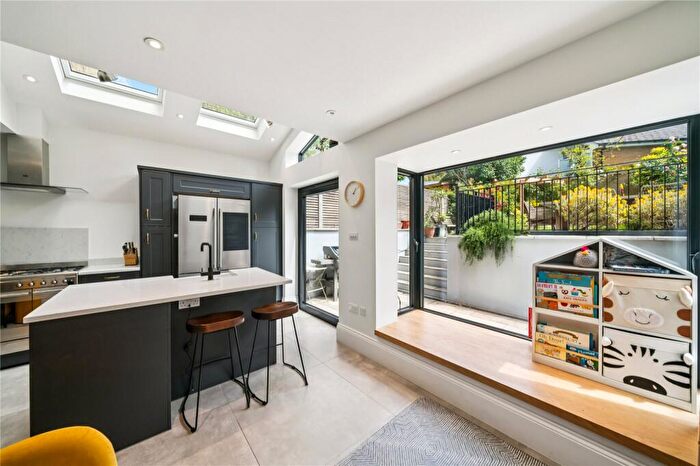 4 Bedroom Property For Sale In Endlesham Road, SW12