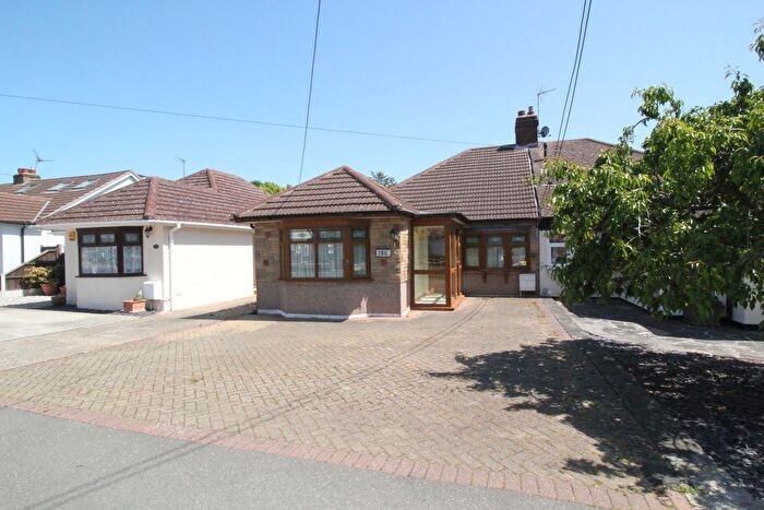 2 Bedroom Bungalow For Sale In Thorndon Avenue, West Horndon, Brentwood, Essex, CM13
