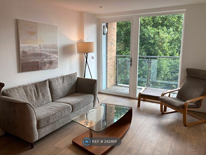 2 Bedroom Flat To Rent In Viridian Apartments, London, SW8