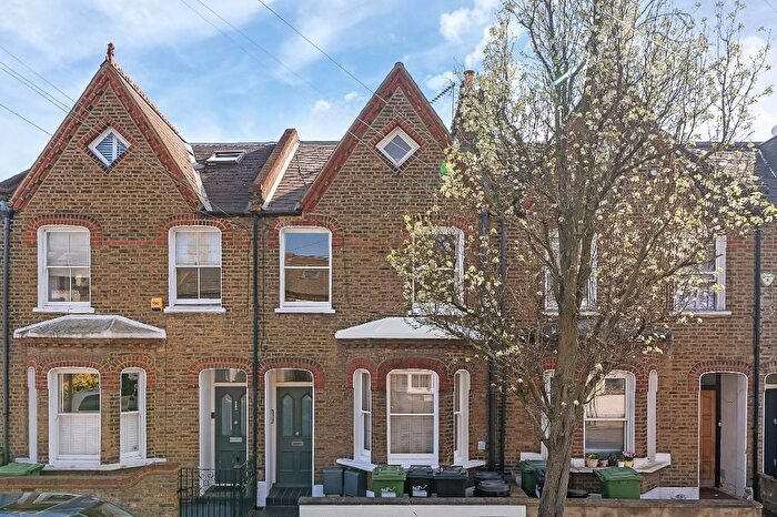 2 Bedroom Maisonette To Rent In Hugon Road, Fulham, London, SW6