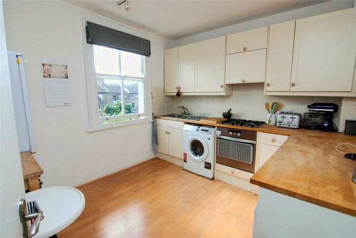 1 Bedroom End Of Terrace House To Rent In Albert Road, Stroud Green, London, N4