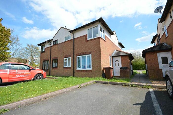 1 Bedroom Flat To Rent In Willow Brook Road, NN17