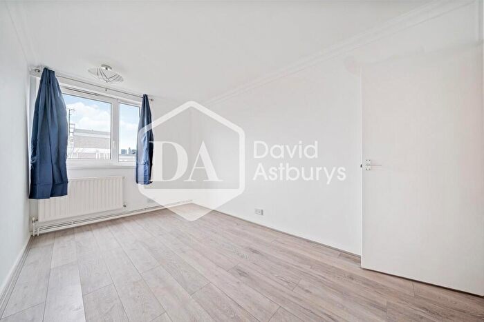 2 Bedroom Apartment To Rent In Cable Street, Limehouse, London, E1W