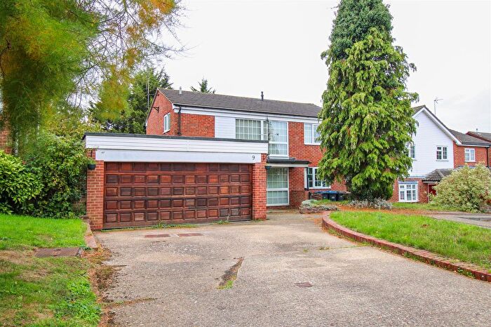 4 Bedroom Detached House For Sale In Hilly Field, Harlow, CM18
