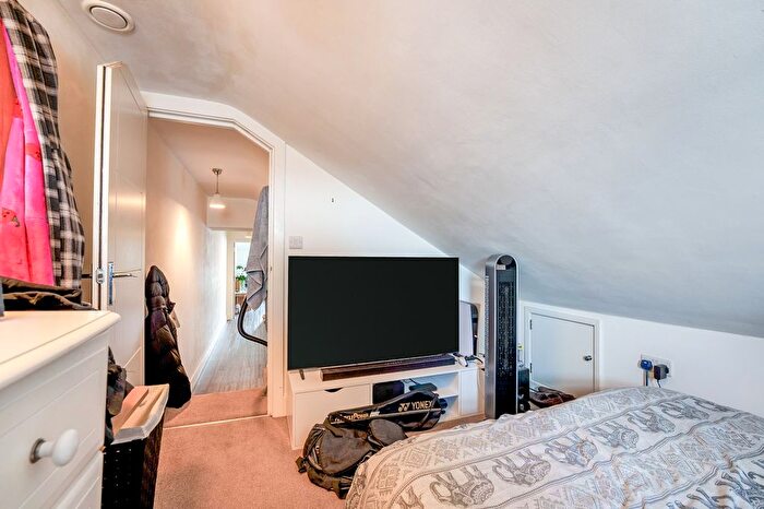 2 Bedroom Flat For Sale In Clinton Lane, Seaford, BN25