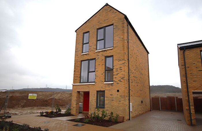 3 Bedroom Detached House To Rent In Savery Avenue, Western Cross, DA10