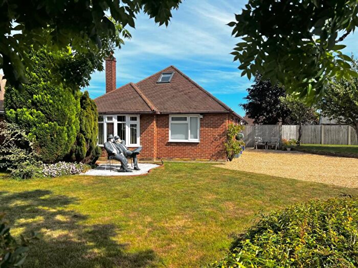 3 Bedroom Detached Bungalow For Sale In Ashlett Close, Fawley, Southampton, Hampshire, SO45