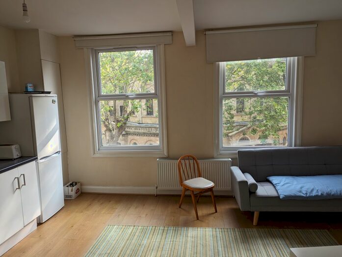 2 Bedroom Flat To Rent In Lower Clapton Road, London, E5