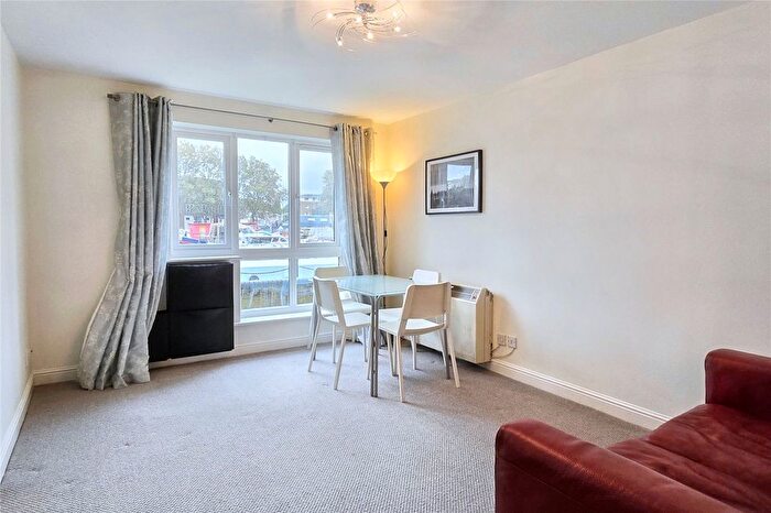 1 Bedroom Flat To Rent In Windsock Close, South Dock Marina, Surrey Docks, SE16