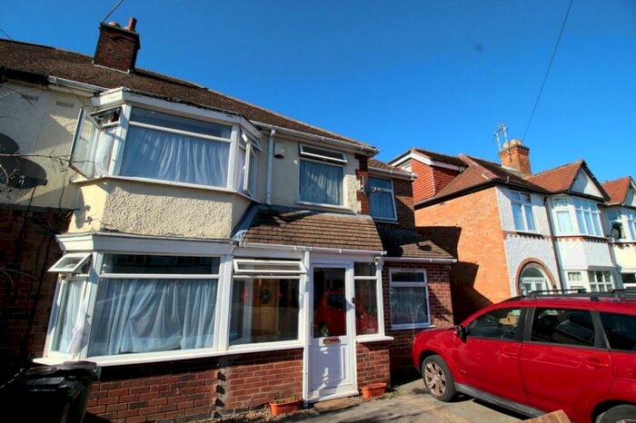 4 Bedroom Semi-Detached House To Rent In Burleigh Avenue, Wigston, Leicestershire, LE18