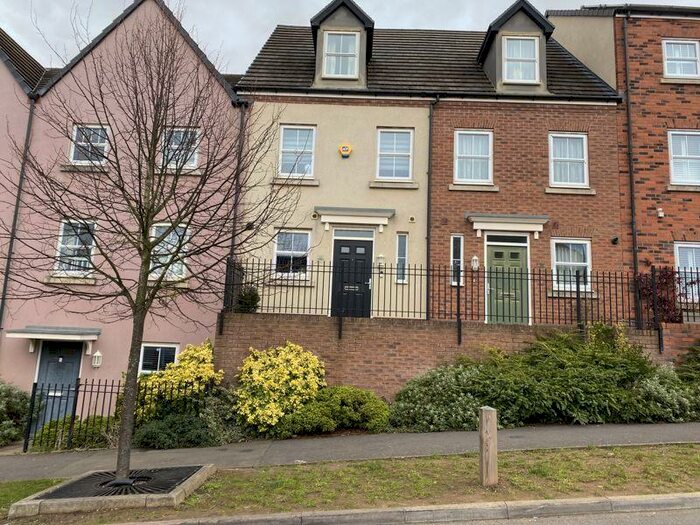 3 Bedroom Town House To Rent In Brights Road, Nuneaton, CV10