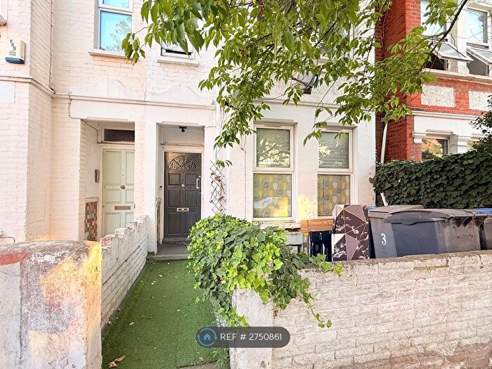 5 Bedroom Terraced House To Rent In Windsor Road, London, NW2