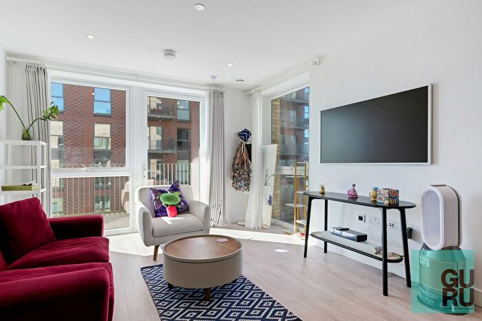 2 Bedroom Flat To Rent In Grand Union, London, HA0