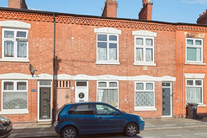 3 Bedroom Terraced House For Sale In Flax Road, Leicester, Leicestershire, LE4