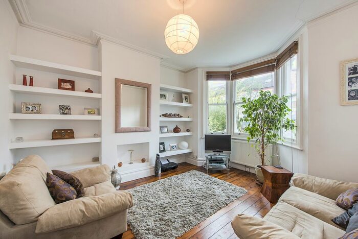 1 Bedroom Flat To Rent In Elthorne Avenue, London, W7