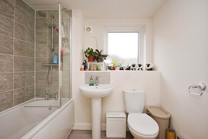 1 Bedroom Flat For Sale In Dowsell Way, Yate, Bristol, Gloucestershire, BS37