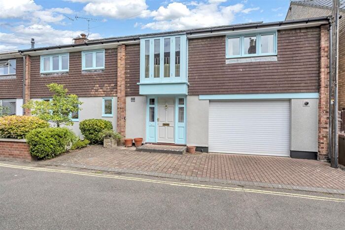 3 Bedroom Town House For Sale In Schoolhall Lane, Bury St. Edmunds, IP33