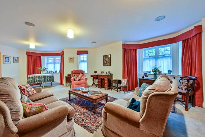 4 Bedroom End Of Terrace House For Sale In Hook Heath Avenue, Hook Heath, Woking, GU22