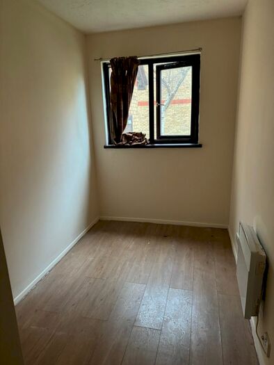 2 Bedroom Flat To Rent In , Maldon Close, Stratford, E15