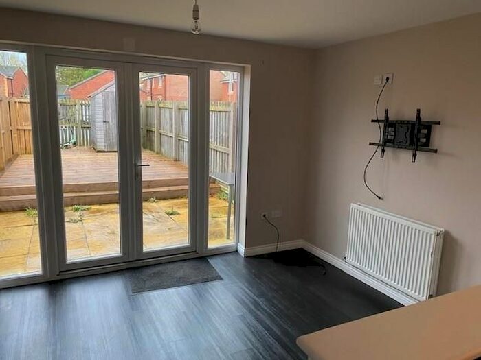 2 Bedroom Terraced House To Rent In Mcdonald Street, Dunfermline, KY11