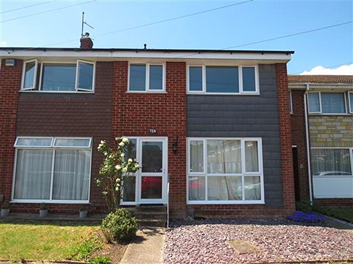 3 Bedroom Terraced House To Rent In Chaucer Drive, Aylesbury, HP21