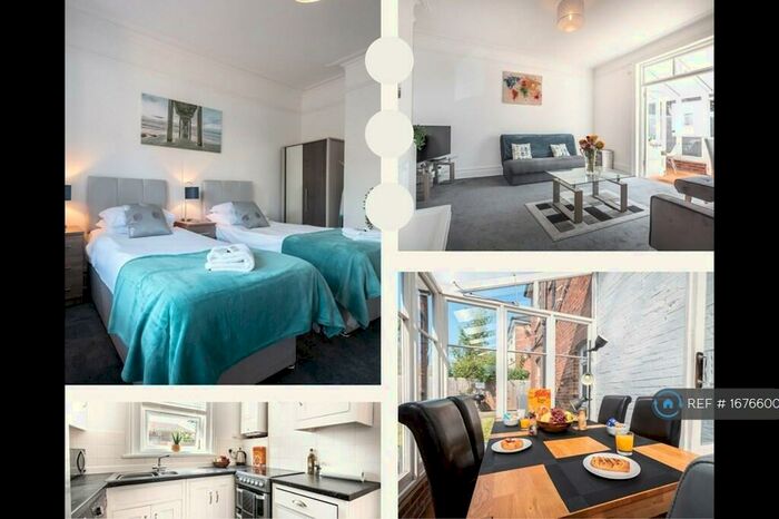 2 Bedroom Flat To Rent In Richmond Park Road, Bournemouth, BH8