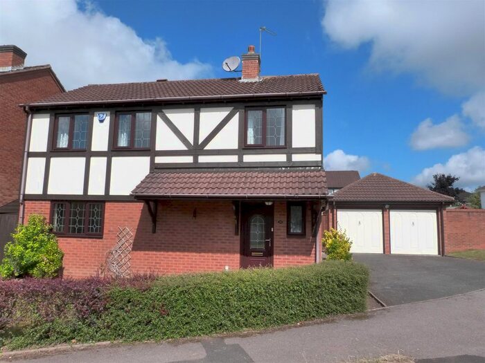 4 Bedroom Detached House To Rent In Stanbrook Road, Shirley, Solihull, West Midlands B90