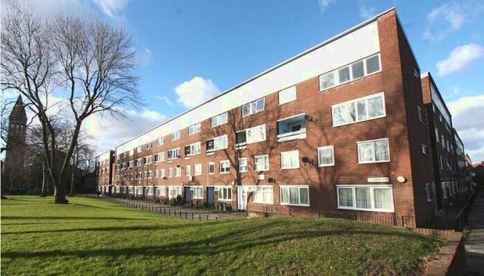 3 Bedroom Flat To Rent In Christchurch Road, London, SW2