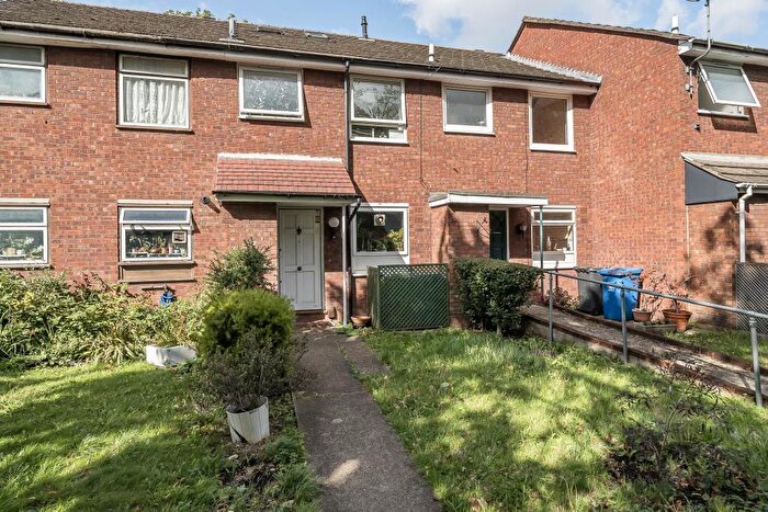 2 Bedroom Terraced House To Rent In Windsor, Berkshire, SL4