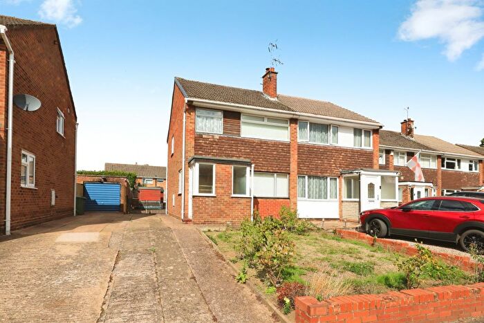 3 Bedroom Semi Detached House For Sale In Gardeners Close, Kidderminster, DY11