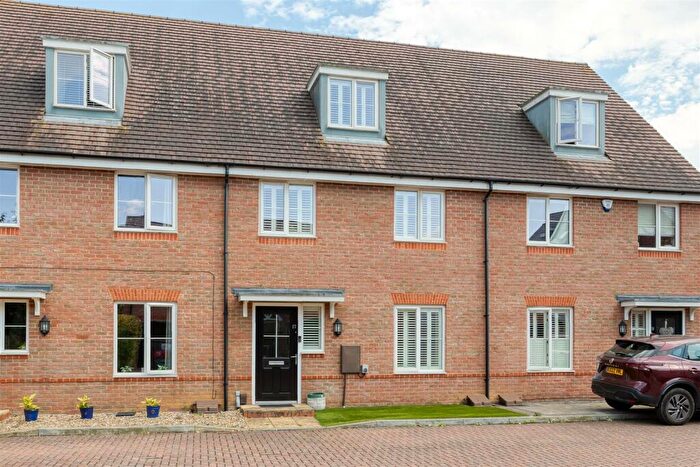 4 Bedroom Terraced House For Sale In Hawthorn Croft, Stotfold, SG5