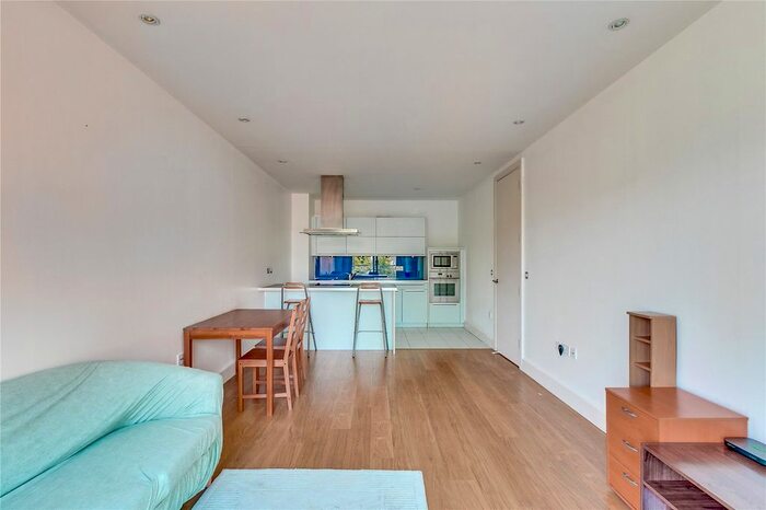 1 Bedroom Flat To Rent In Saffron House, Woodman Mews, TW9