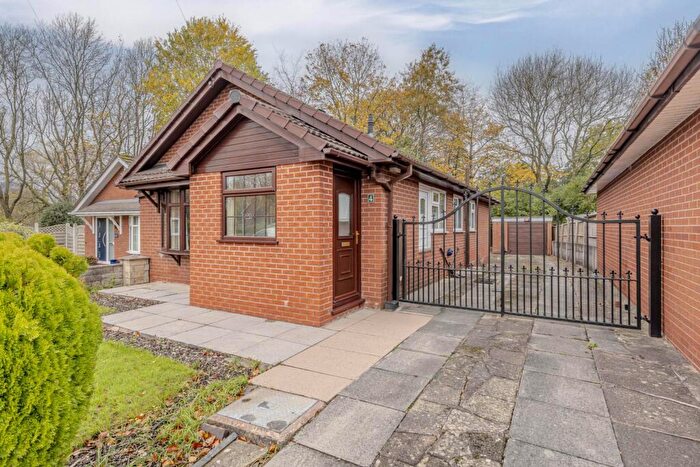 3 Bedroom Detached Bungalow For Sale In Atlam Close, Bucknall, Stoke On Trent, ST2