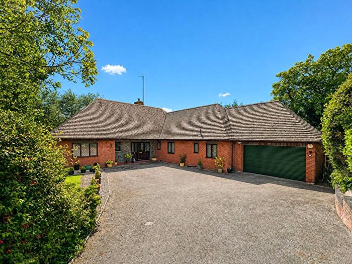 4 Bedroom Bungalow For Sale In The Knap, Wirral, CH60