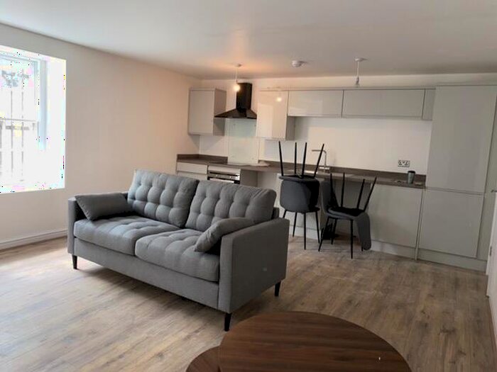 2 Bedroom Apartment To Rent In Hamilton Square, Birkenhead, Wirral, Merseyside, CH41