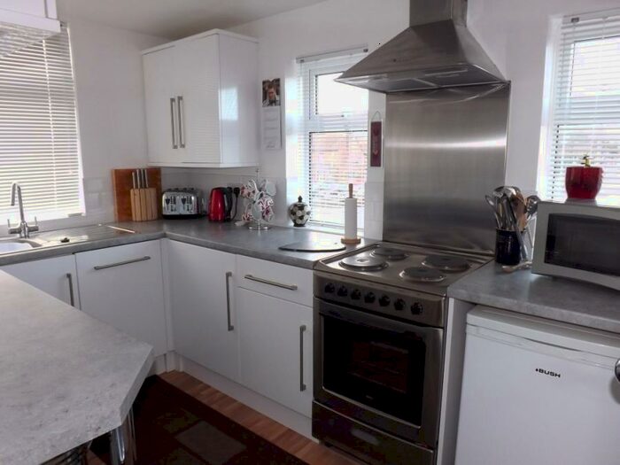 2 Bedroom Apartment To Rent In Tadley, RG26