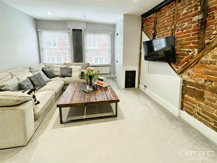 2 Bedroom Flat To Rent In Old Town, Hemel Hempstead, HP1