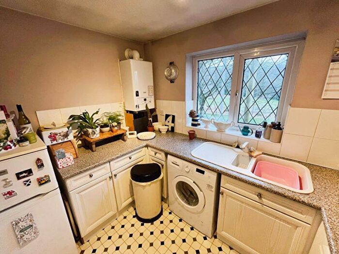 2 Bedroom Flat For Sale In Stanford Close, Stoneclough, M26