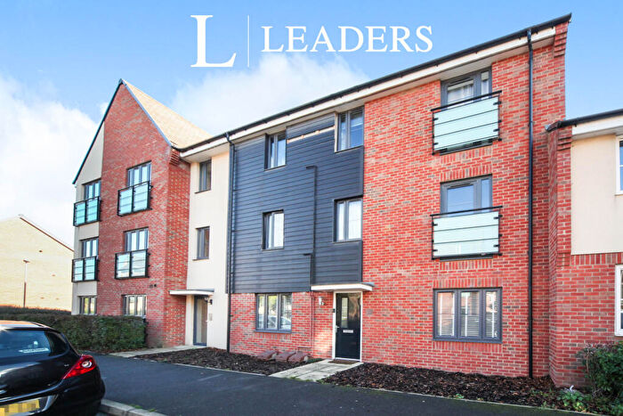 2 Bedroom Flat To Rent In Vauxhall Way, Dunstable, Bedfordshire, LU6