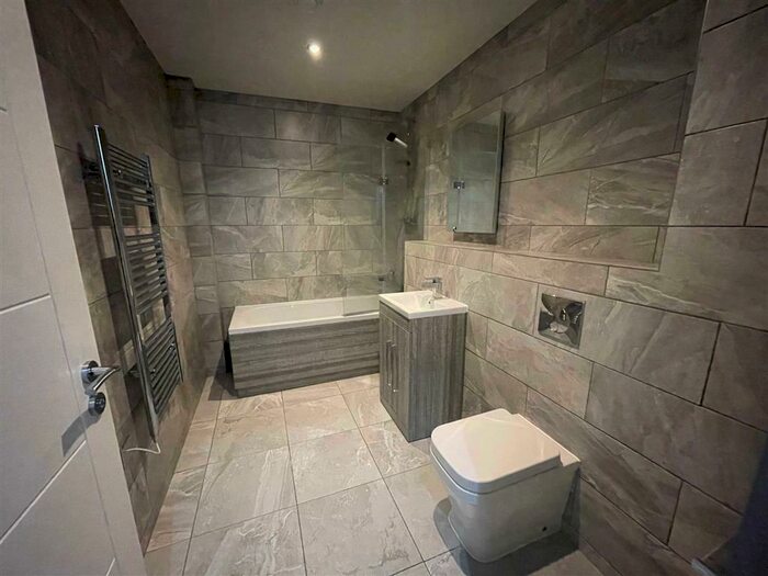 2 Bedroom Apartment To Rent In St. Sepulchre Gate, Doncaster, DN1